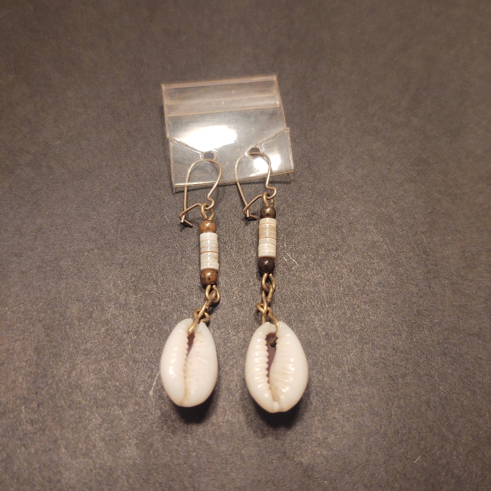 Sea shell earrings